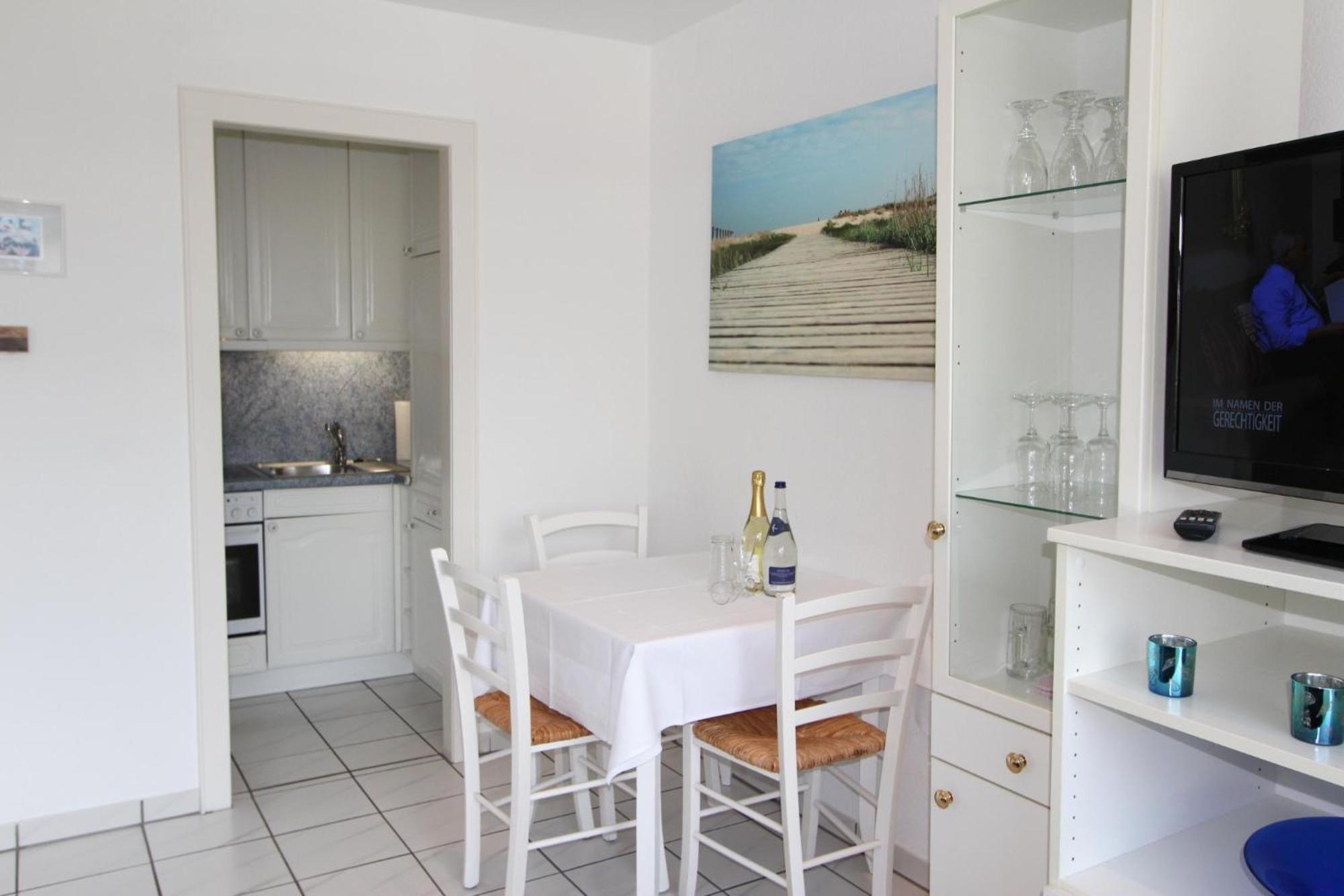 Duenenstrasse 33b, Eg Links *